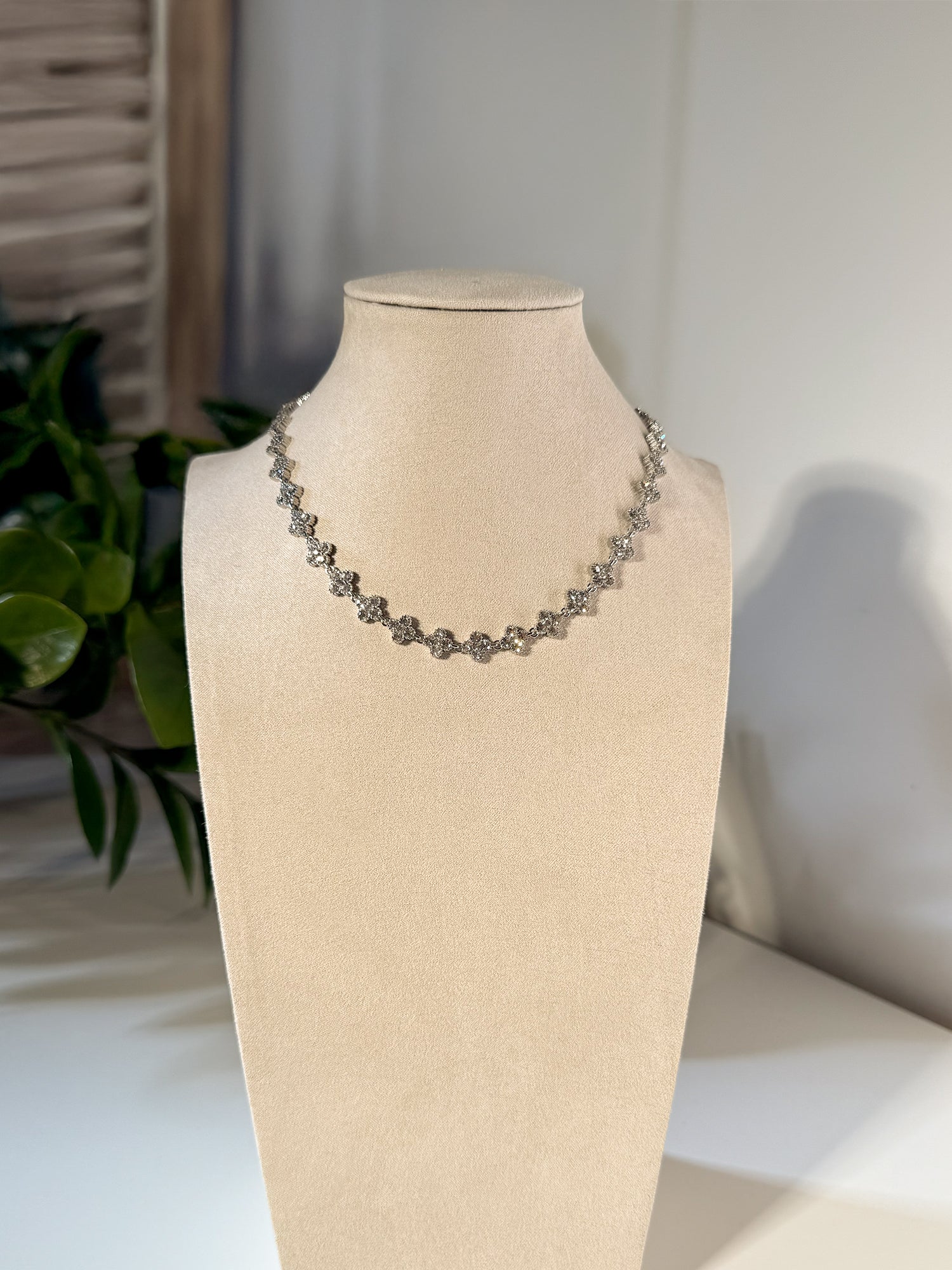 COLLANA VAN