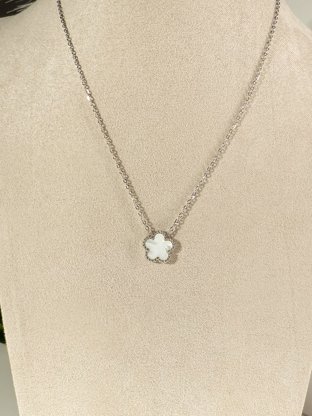 COLLANA VAN