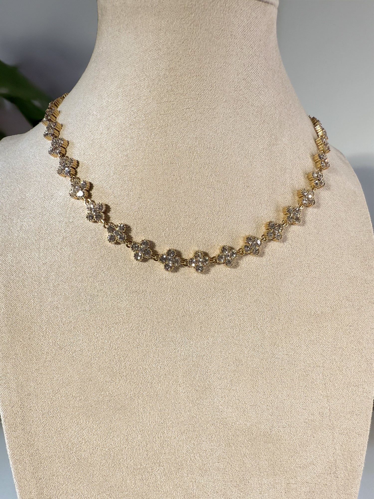 COLLANA VAN