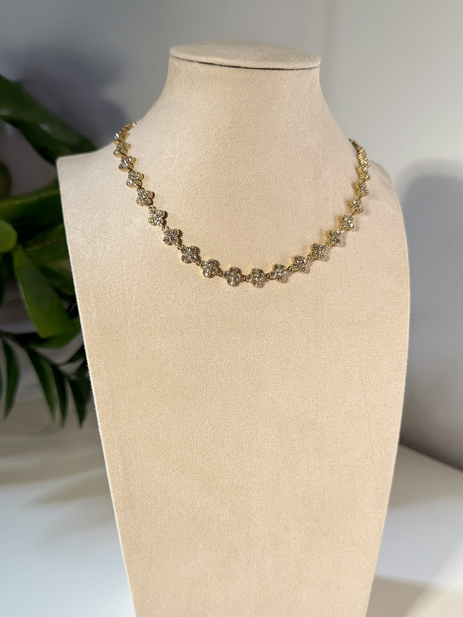 COLLANA VAN