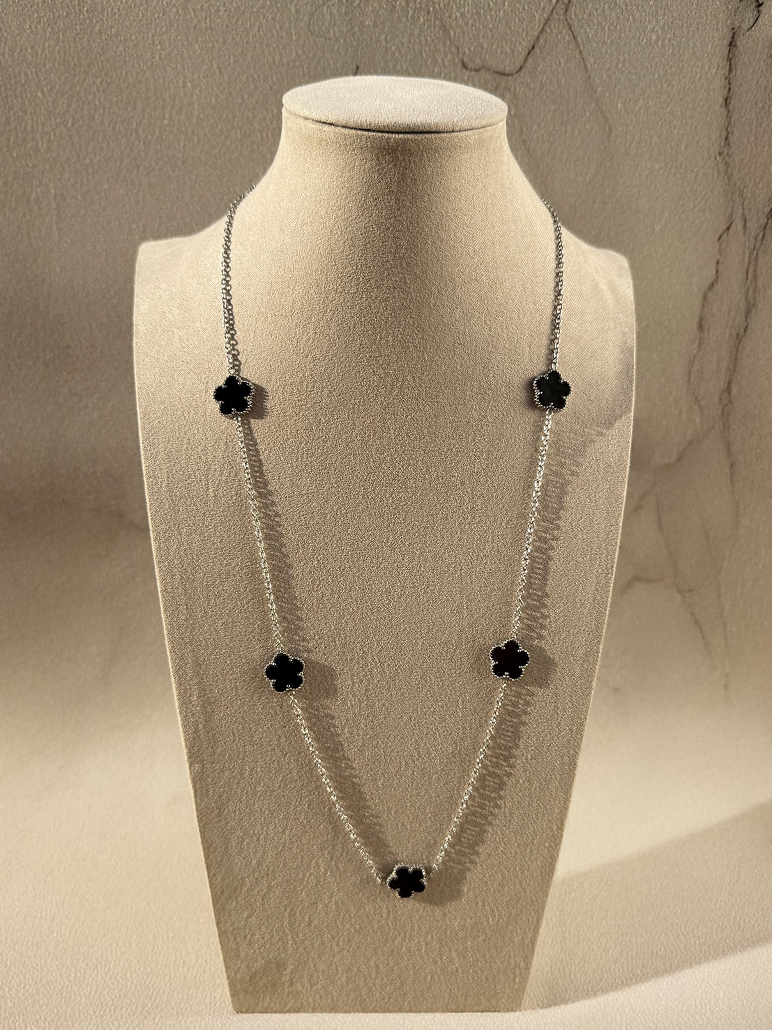 COLLANA VAN