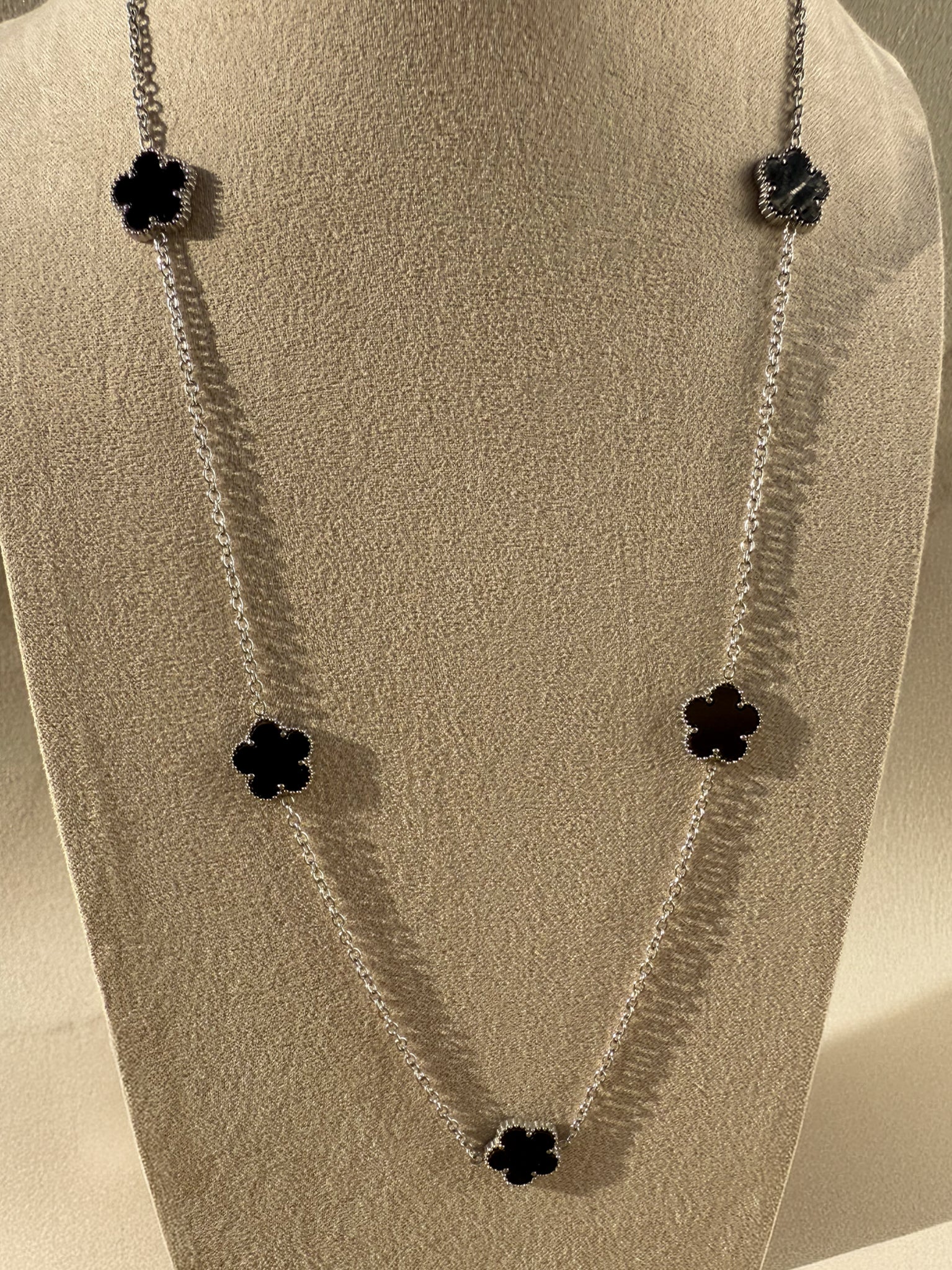 COLLANA VAN